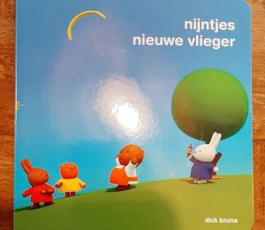 Nijntjes nieuwe vlieger - karton boek - Dick Bruna - hardkartonnen bladzijden - Nijntje